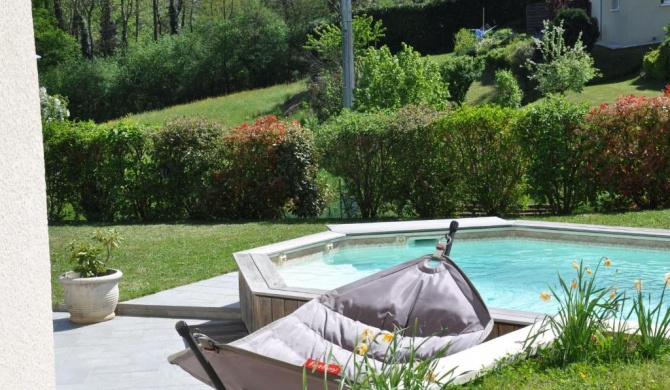 Maison avec piscine 8 couchages entre Annecy et Aix les bains