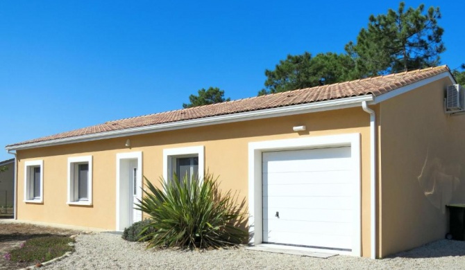 Holiday Home Les Ormes - MVT225