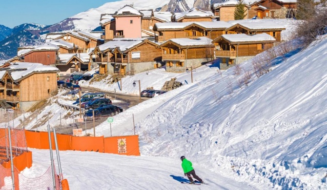 Skissim Select - Chalets Le Grand Panorama II 3* by Travelski