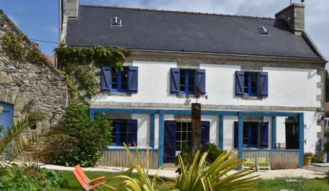 House full of charm with garden 10min from the Pointe du Raz