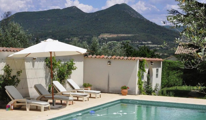Stunning Villa in Mirabel-aux-Baronnies with Swimming Pool