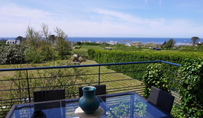 Holiday home with sea views, Lampaul-Plouarzel